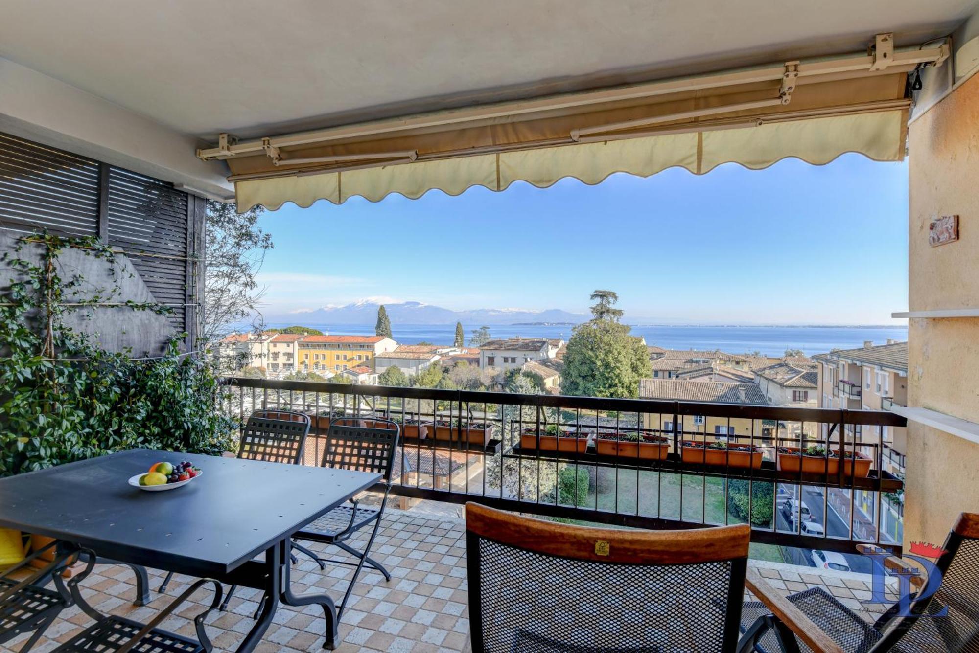 Desenzanoloft Official Partner Marriott Homes & Villas -Ciao Lago Family Apartment Desenzano del Garda Exterior photo